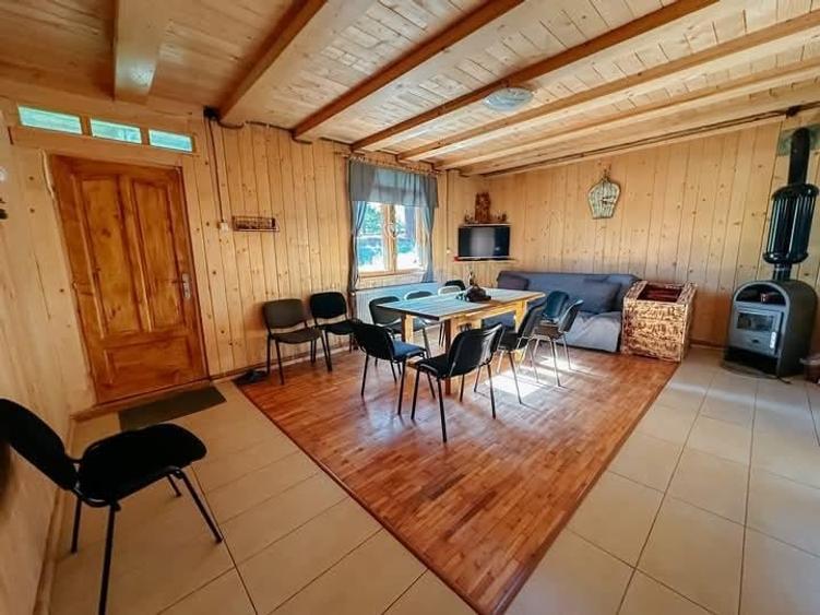 Casă individuală cu 5 camere cu Teren 300 Mp în Călățele