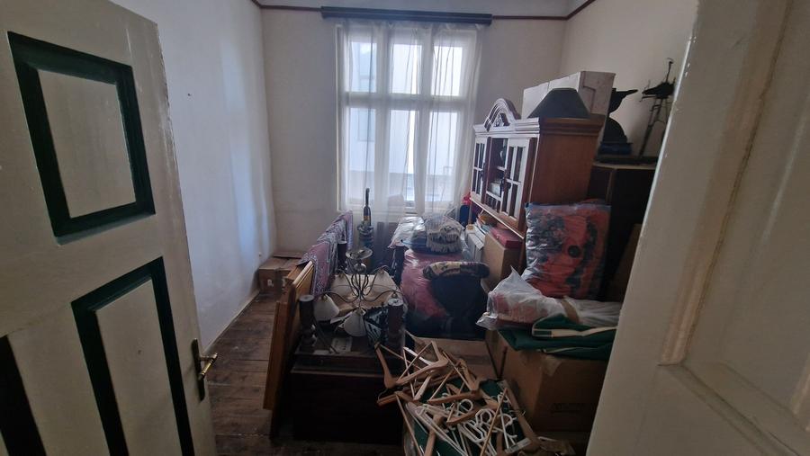 Casă cu 4 camere cu Canalizare în Central