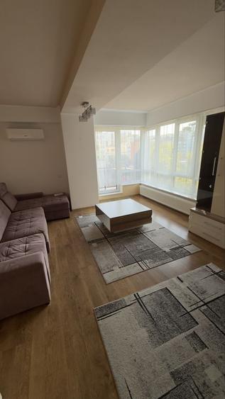 Apartament cu 2 camere decomandat, mobilat în Central
