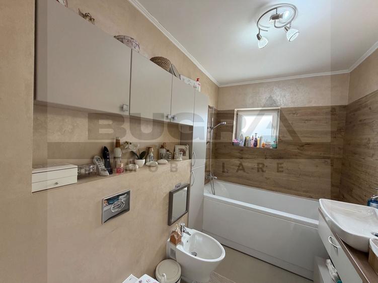 Apartament cu 3 camere decomandat în Europa