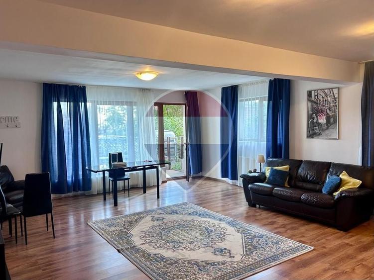Apartament cu 3 camere decomandat, mobilat în Valea Roșie