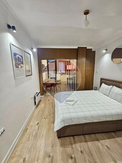 Apartament cu 3 camere, mobilat în P-ța Sfinții Voievozi
