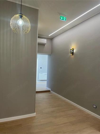 Casă cu 7 camere cu Teren 892 Mp în Central