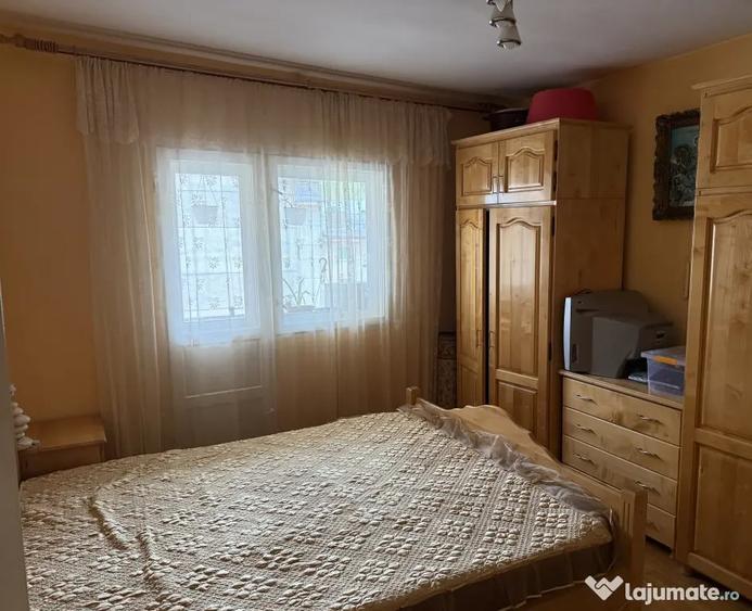 Apartament cu 4 camere decomandat în Ultracentral