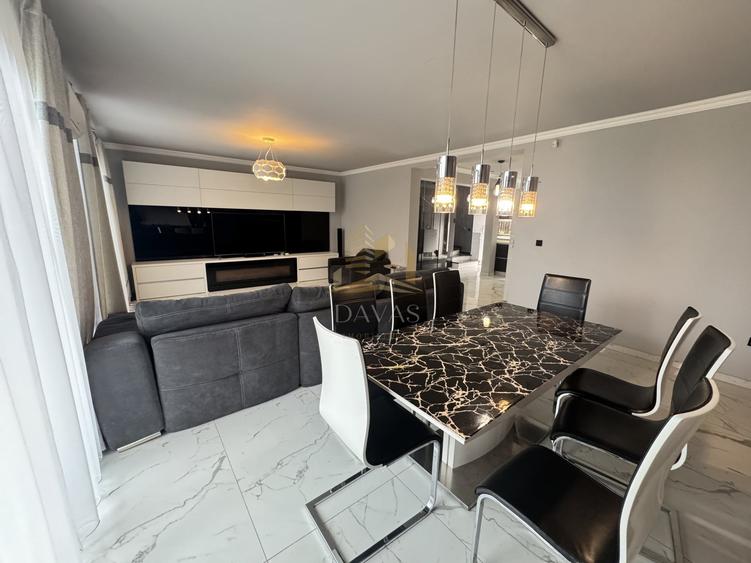 Duplex cu 5 camere cu Canalizare în Exterior Sud