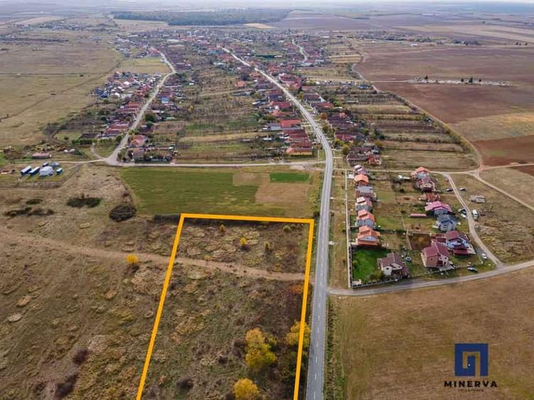Teren Construcții extravilan de 19000 mp, în Pișchia