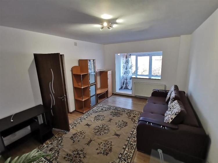 Apartament cu 2 camere decomandat, mobilat în Centrul Civic