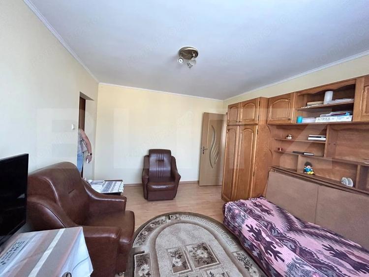 Apartament cu 2 camere semidecomandat în Decebal