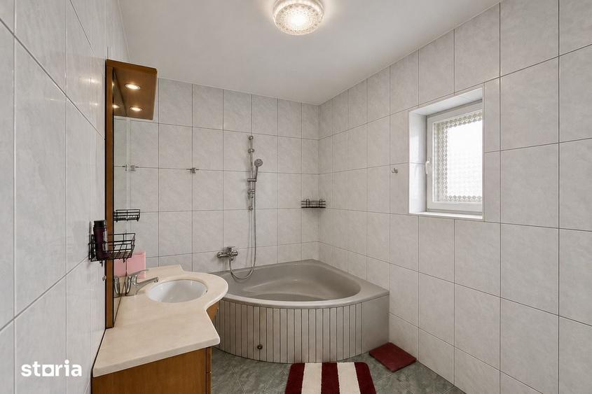 Casă cu 3 camere cu Teren 3000 Mp în Giroc