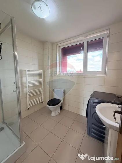 Casă cu 5 camere cu Teren 100 Mp în Florești