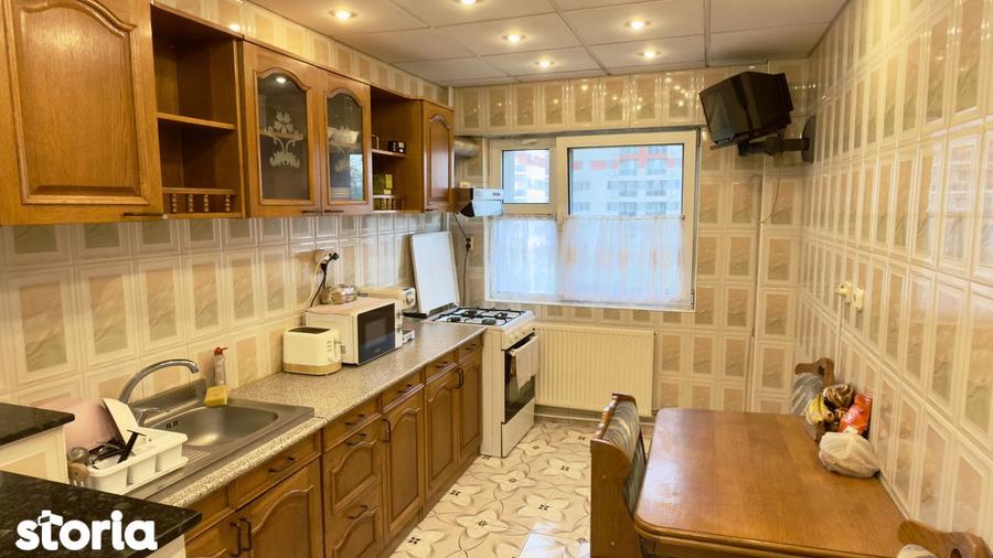 Apartament cu 5 camere decomandat, mobilat în Militari