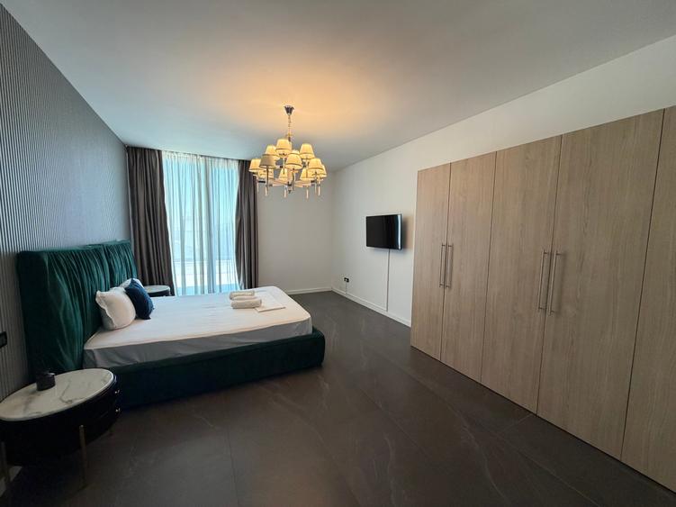 Apartament cu 5 camere decomandat în Domenii