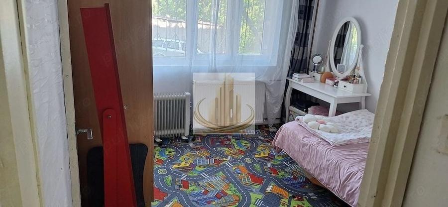 Apartament cu 3 camere decomandat, mobilat în Lipovei