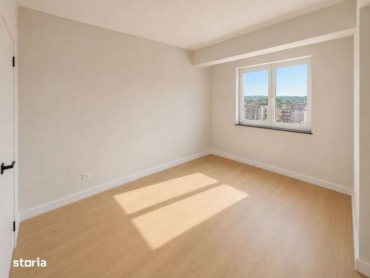 Apartament cu 3 camere semidecomandat în Florești