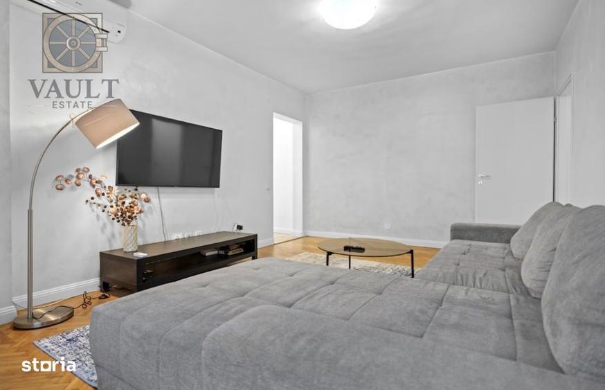 Apartament cu 3 camere semidecomandat, mobilat în Tei