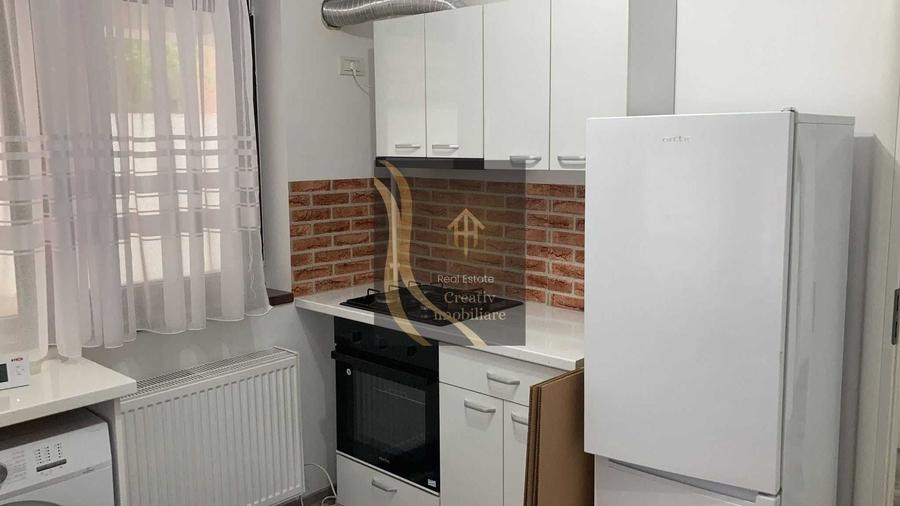 Garsonieră decomandată în Gorjului