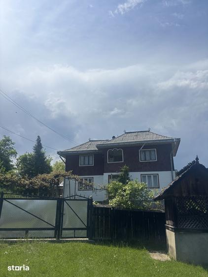 Casa de vanzare cu doua cur?i, livada ?i anexe 2600 mp - 20