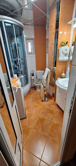 Apartament cu 3 camere decomandat în Exterior Vest