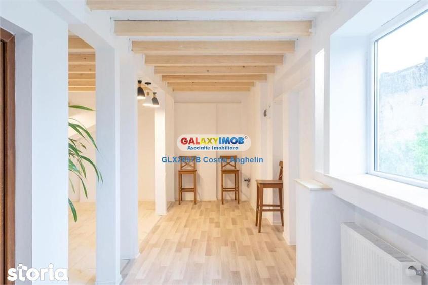 Casă cu 5 camere cu Teren 70 Mp în Romană