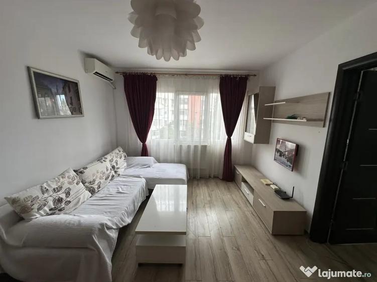 Apartament cu 2 camere semidecomandat în Podu Roș