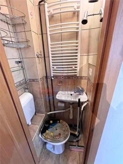 Apartament cu 2 camere decomandat în Filiași