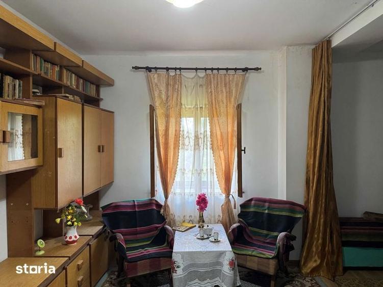 Casă cu 4 camere cu Teren 184 Mp în Bunești