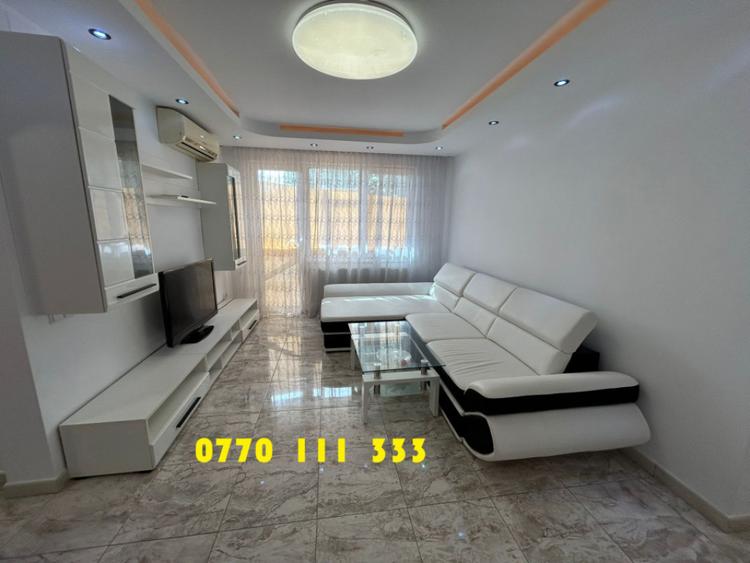 Apartament cu 3 camere semidecomandat, mobilat în Calea Galați