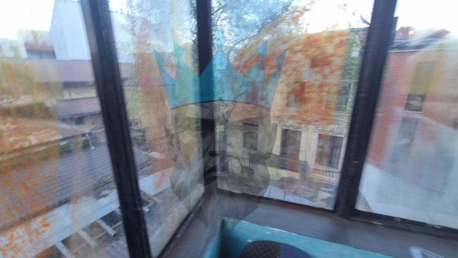 Apartament cu 3 camere circular, mobilat în Calea Victoriei