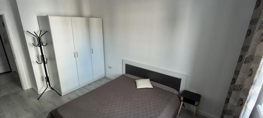 Apartament cu 2 camere decomandat în Roșu