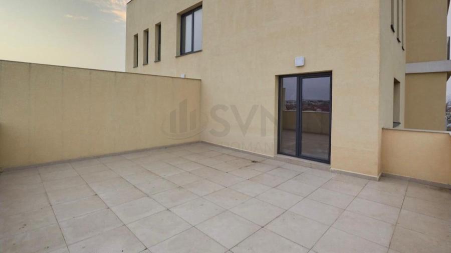Apartament cu 4 camere decomandat în Pipera