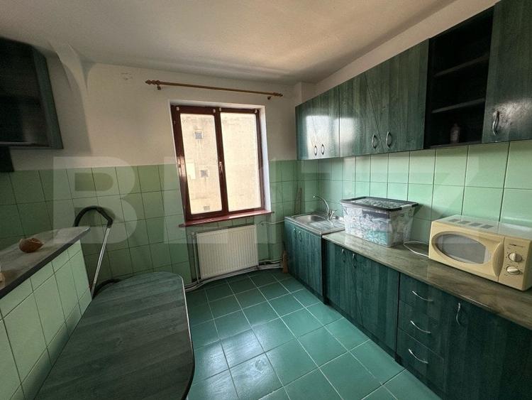 Apartament cu 3 camere decomandat, mobilat în Kogălniceanu