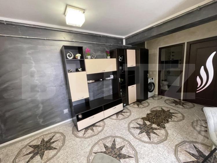 Apartament cu 2 camere semidecomandat, mobilat în Craiovița Nouă