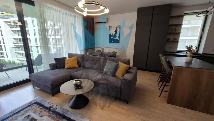Apartament cu 3 camere semidecomandat, mobilat în Băneasa