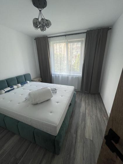 Apartament cu 2 camere decomandat în Crângași