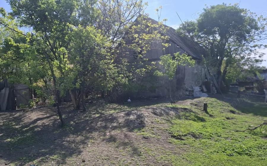 Casă cu 3 camere cu Teren 1472 Mp în Central