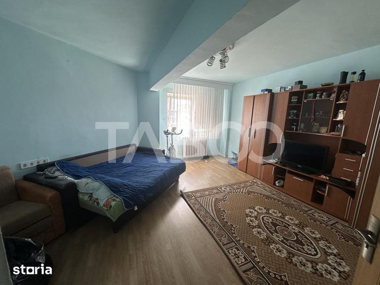Apartament cu 2 camere decomandat în Ștrand