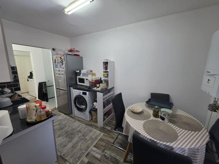 Apartament cu 3 camere decomandat, mobilat în Mărăști
