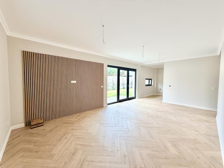 Casă individuală cu 4 camere cu Canalizare în Ciarda Roșie