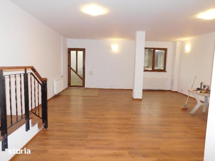 Casă cu 4 camere cu Teren 250 Mp în Apărătorii Patriei