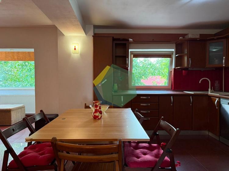 Apartament cu 4 camere în Central