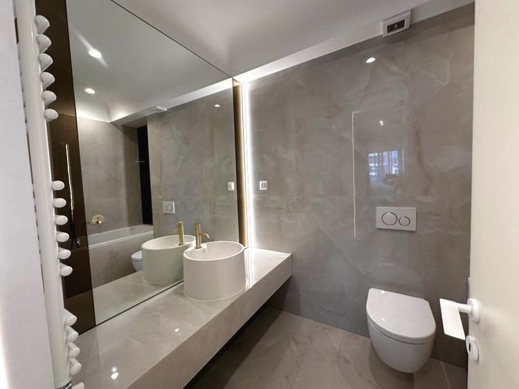 Apartament cu 3 camere semidecomandat, mobilat în Pipera