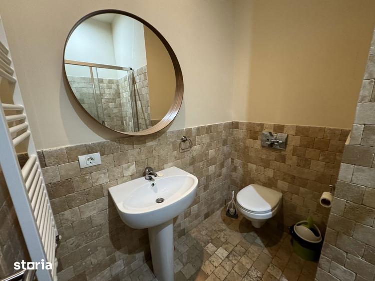 Spațiu comercial, de 2,939 mp, în Central