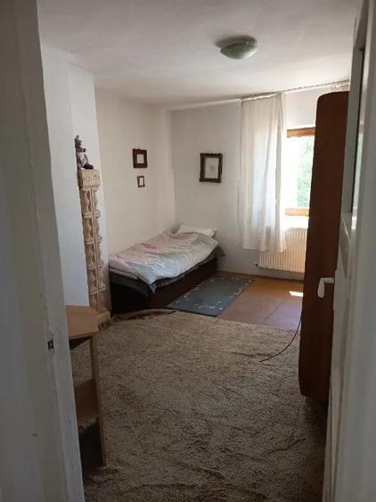 Casă cu 5 camere în Central