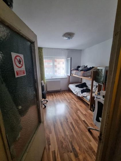 Apartament cu 3 camere decomandat în Drumul Carului