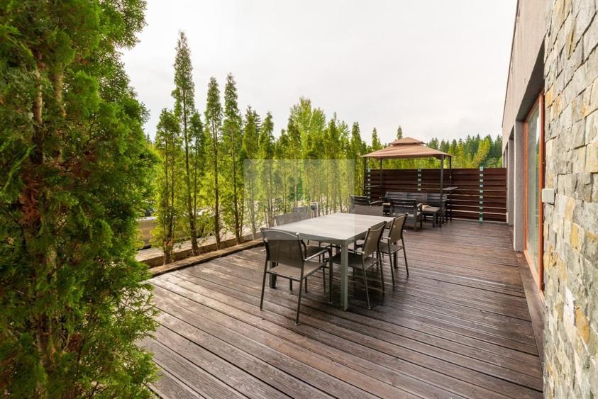 Apartament cu 4 camere, mobilat în Poiana Brașov