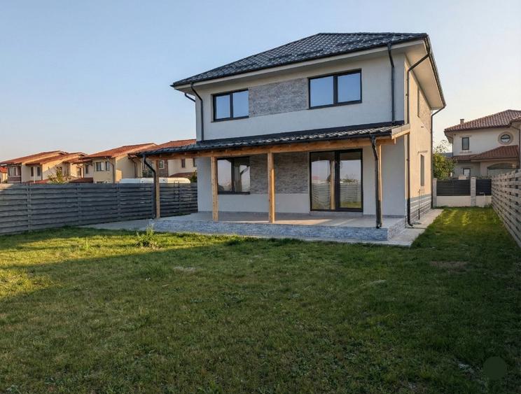 Casă individuală cu 5 camere cu Canalizare în Corbeanca