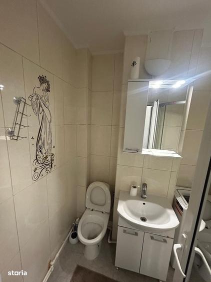 Apartament cu 2 camere decomandat în Hala Centrală