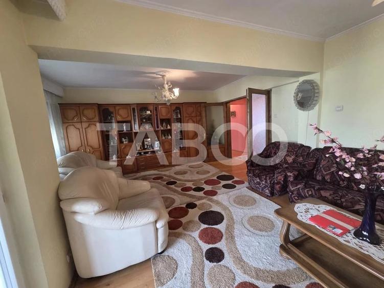 Apartament cu 2 camere decomandat în Central