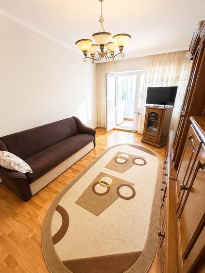 Apartament cu 2 camere decomandat în Trocadero