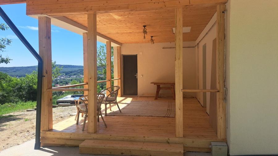 Casă cu 4 camere decomandat în Central